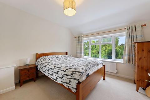 5 Howard Road, London, SE20 8HQ