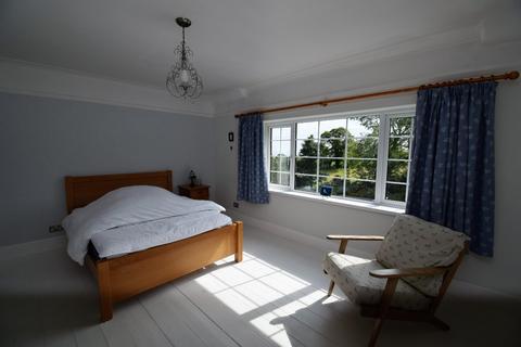 3 bedroom detached house for sale, Caernarfon Road, Criccieth