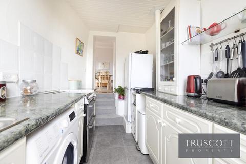 131a Craiglea Drive, Edinburgh, EH10 5PP