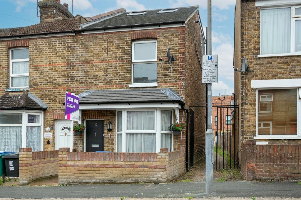 Liverpool Road, Watford... 4 bed end of terrace house £500,000