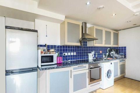 2 bedroom duplex for sale, Orchard Place, London