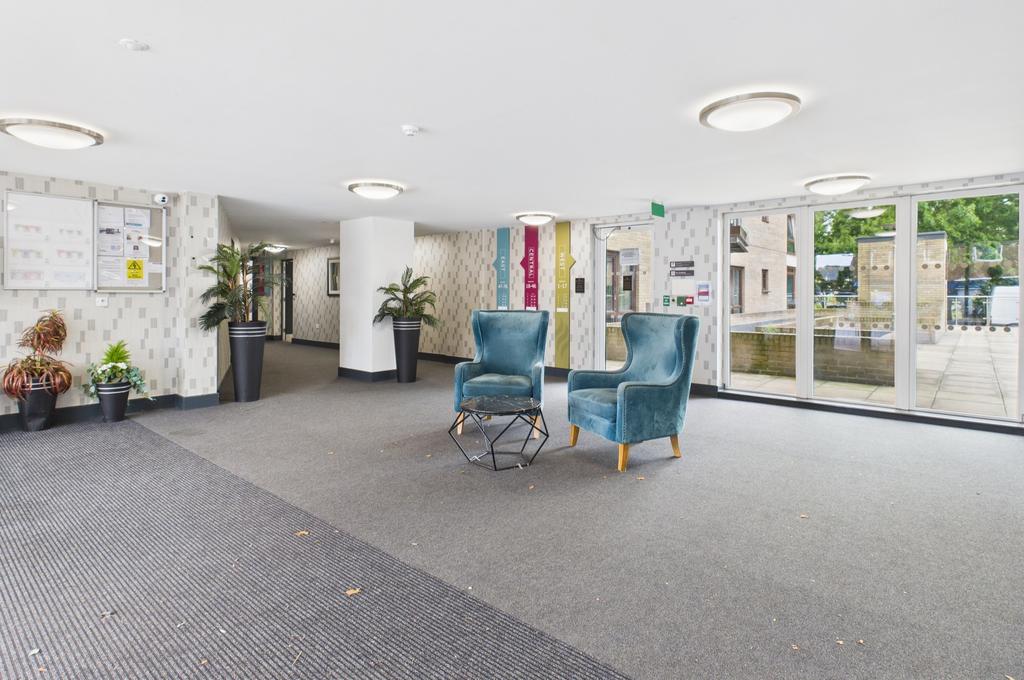Cam02545 g0 pr0470 still010