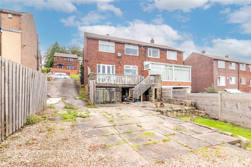 Knaresborough Drive, Huddersfield, West Yorkshire, HD2 3 bed semi