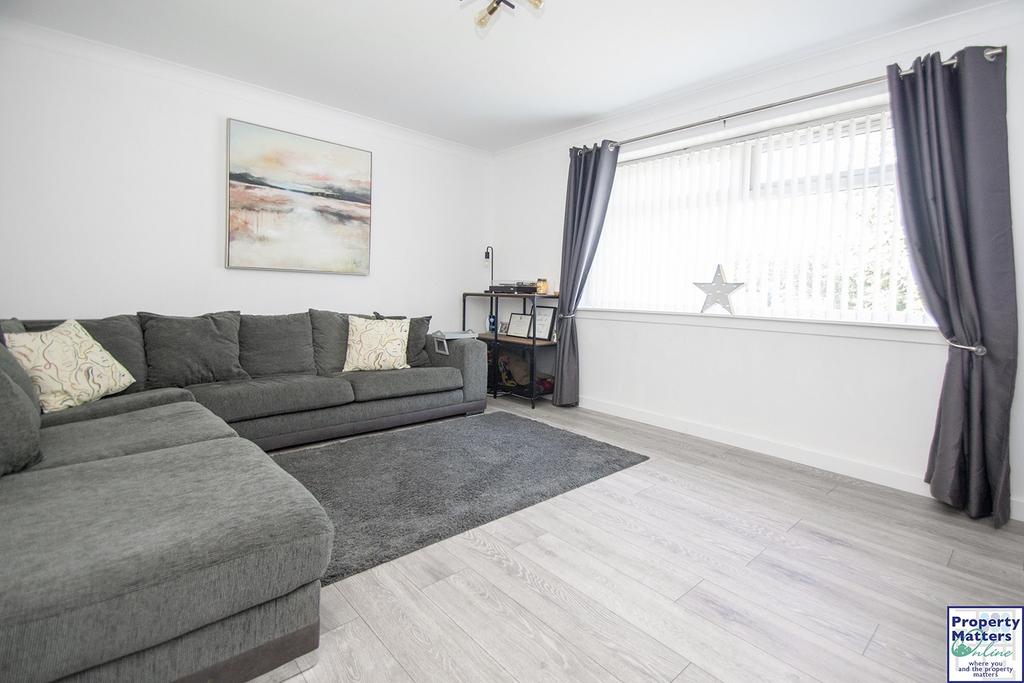 Broomlands Drive, Irvine, KA12 2 bed flat £49,995