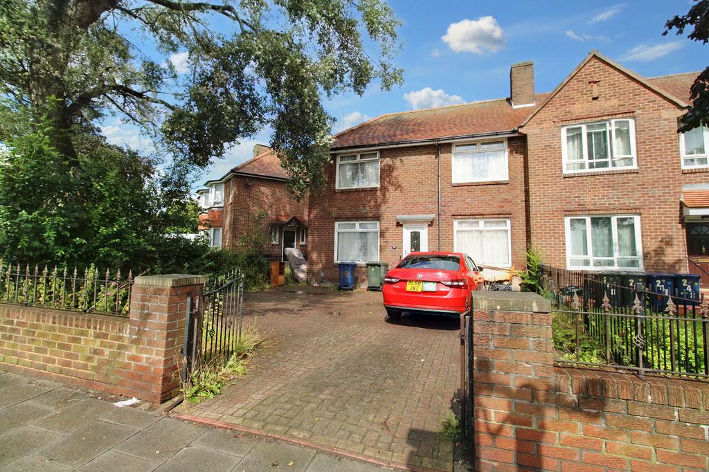 Ponteland Road, Cowgate, Newcastle... 3 bed terraced house - £75,000