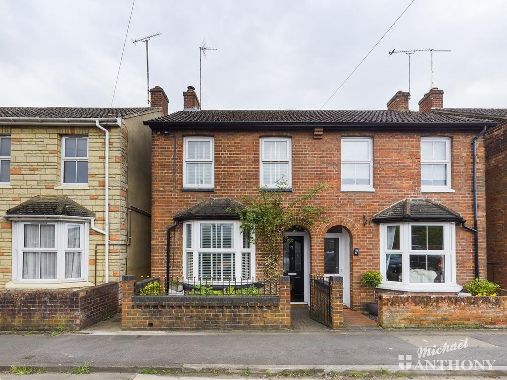 Stocklake, AYLESBURY 2 bed semidetached house for sale £325,000