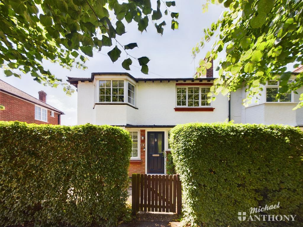 Walton Way, Aylesbury 3 bed end of terrace house £450,000