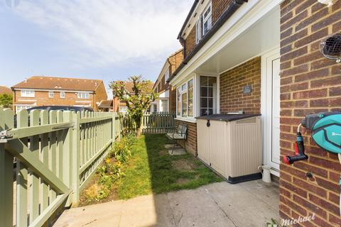 2 bedroom terraced house for sale, Mimosa Court, Aylesbury