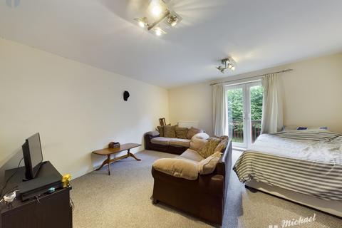 1 bedroom flat for sale, Coxhill Way, Aylesbury