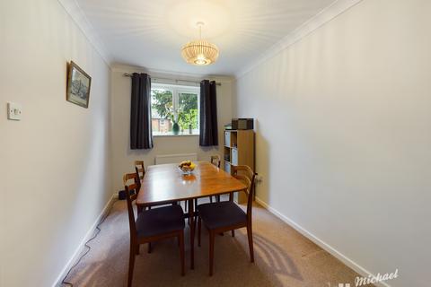 11 Chadbone Close, Aylesbury, HP20 2PS