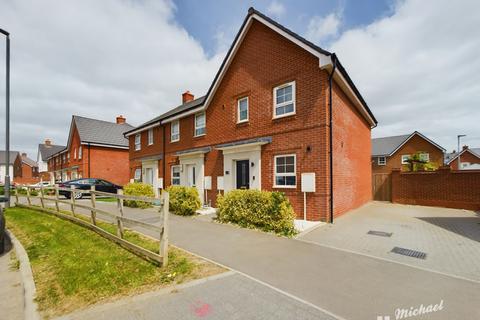 4 Armstrongs Fields, Broughton, Aylesbury, HP22 7BR