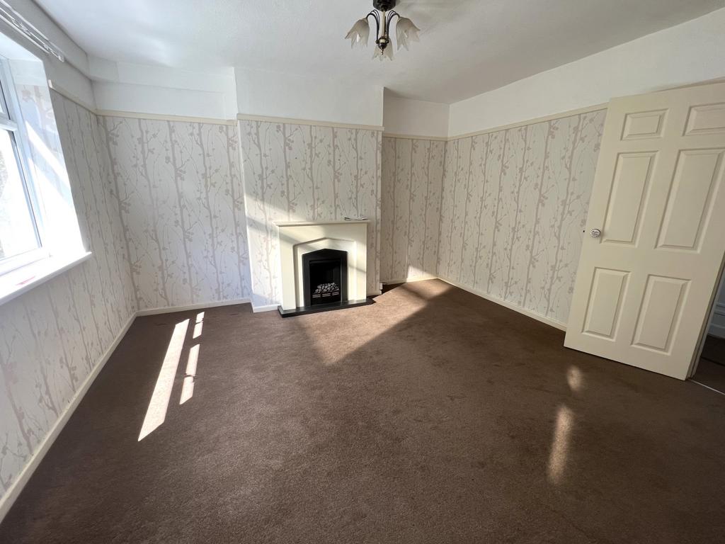Fourth Avenue, Teignmouth, Devon, TQ14 3 bed terraced house £1,200
