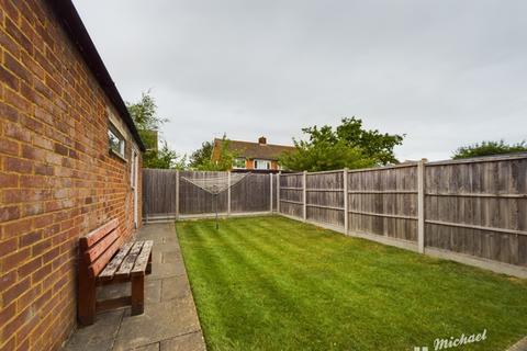 40 Aplin Road, Aylesbury, HP21 9BT
