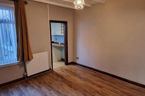 2 bedroom terraced house to rent, Toler Road