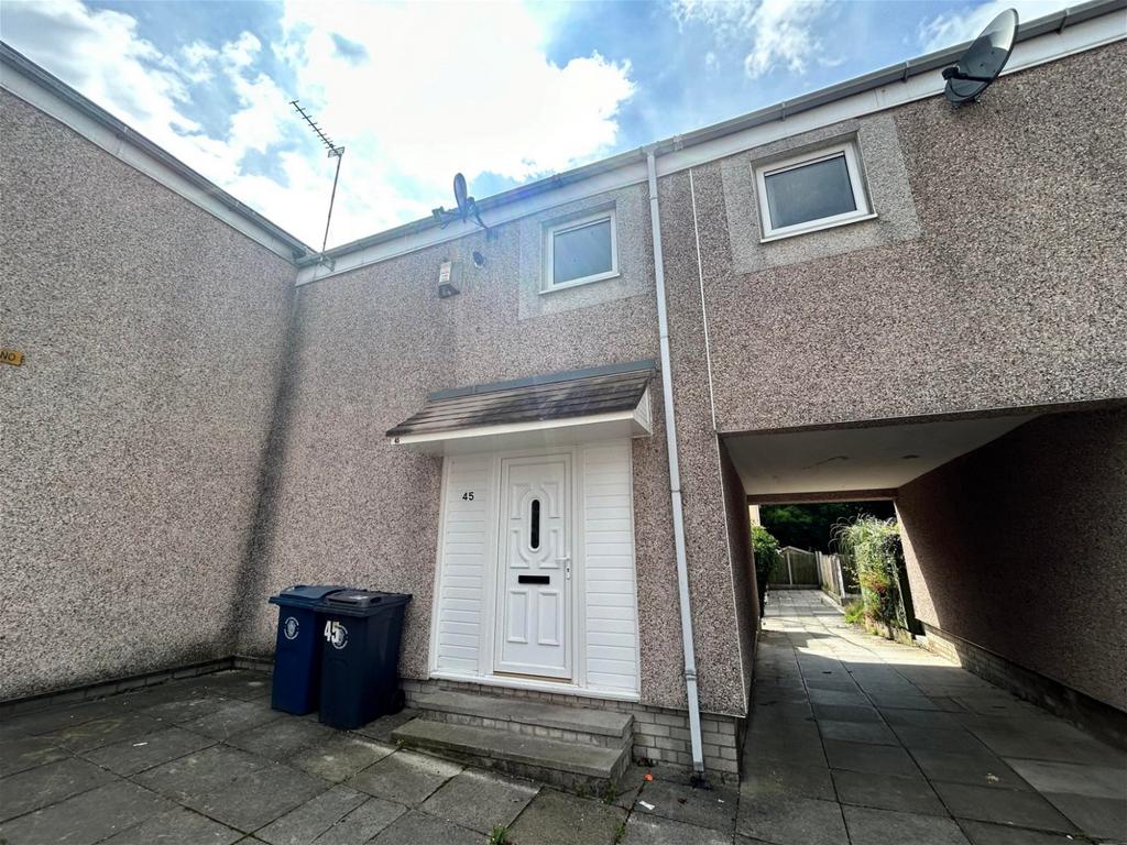 Fairhaven, Skelmersdale WN8 3 bed end of terrace house to rent £700