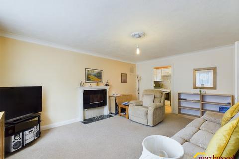 1 bedroom flat for sale, St Leonards Road, Eastbourne, BN21