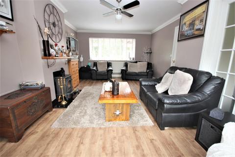 162a Springdale Road, Corfe Mullen, Wimborne, BH21 3QN