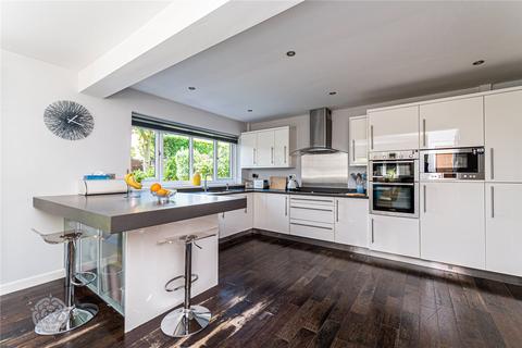 8 Greenmount Close, Greenmount, Bury, BL8 4HN