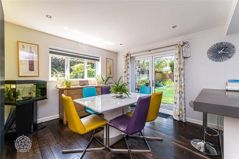 8 Greenmount Close, Greenmount, Bury, BL8 4HN