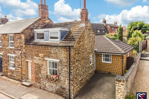 9 Back Lane, Hardingstone, Northampton, NN4 6BY