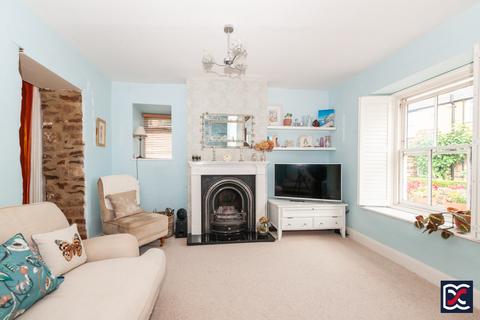 9 Back Lane, Hardingstone, Northampton, NN4 6BY
