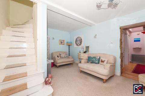 9 Back Lane, Hardingstone, Northampton, NN4 6BY