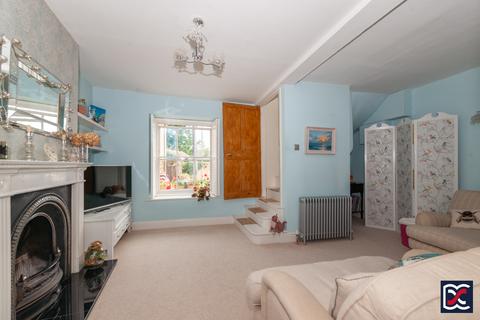 9 Back Lane, Hardingstone, Northampton, NN4 6BY