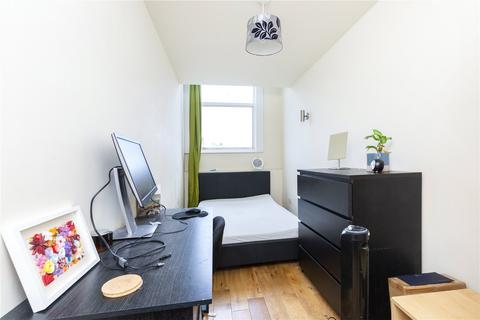 3 bedroom duplex for sale, Hornsey Road, London, N7