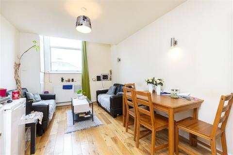 3 bedroom duplex for sale, Hornsey Road, London, N7