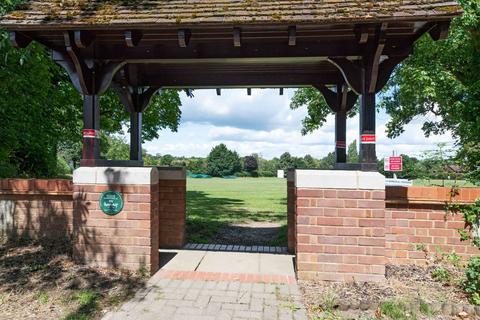 6 Abbey Place, Warfield, Bracknell, RG42 6AZ