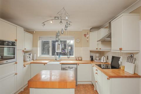 4 bedroom detached house for sale, Homestead Road, Banbury