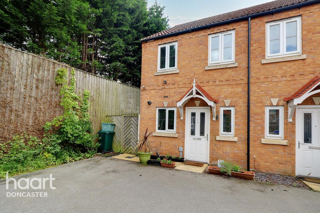 Mallard Chase, Hatfield, Doncaster 2 bed end of terrace house for sale