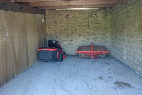 Storage to rent, Between Cirencester and Fairford