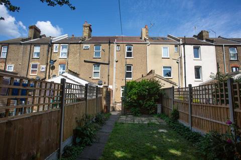 96 Gordon Road, Rochester, ME2 3HL