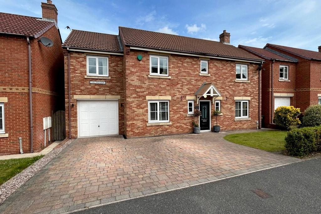 Earlsmeadow, Earsdon View, Shiremoor, NE27 5 bed detached house for