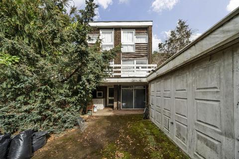 7 Morecoombe Close, Kingston Upon Thames, KT2 7JQ