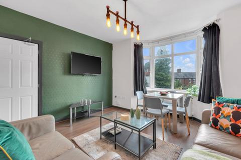 undefined, Ash Road, Leeds