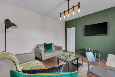 undefined, Ash Road, Leeds