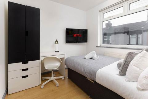 5 bedroom house to rent, Gilroy Road, Kensington
