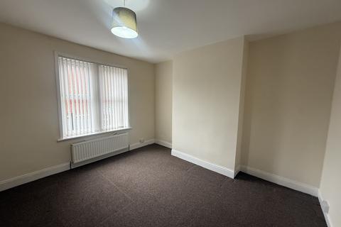 2 bedroom flat to rent, Walpole Street, Newcastle upon Tyne NE6