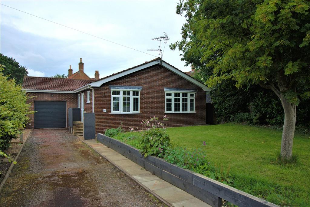 Southfields, Binbrook, Market Rasen, Lincolnshire, LN8 3 bed bungalow
