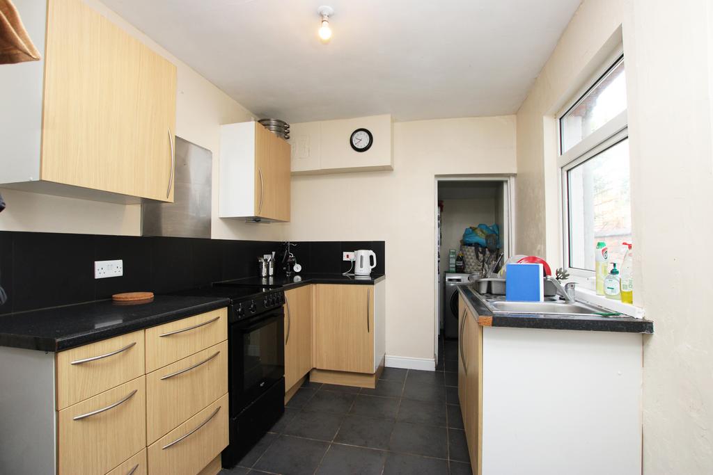 Edmund Street, Kettering NN16 2 bed terraced house for sale £160,000