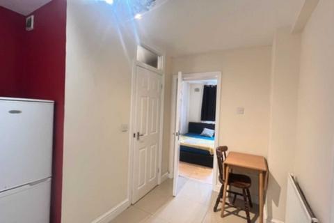 House share to rent - Marshfield Street,, London