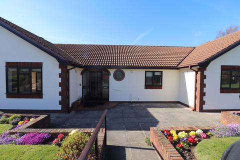 3 bedroom bungalow to rent, Simonsbridge, Wirral, Merseyside, CH48