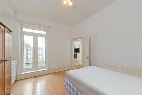 2 bedroom flat for sale, Cotleigh Road, West Hampstead NW6