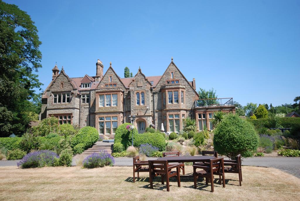 Blackdown Hall, Sandy Lane, Leamington Spa, Warwickshire, CV32 2 bed