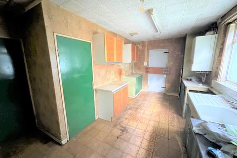 43 Meadowgate Road, Salford, M6 8DG