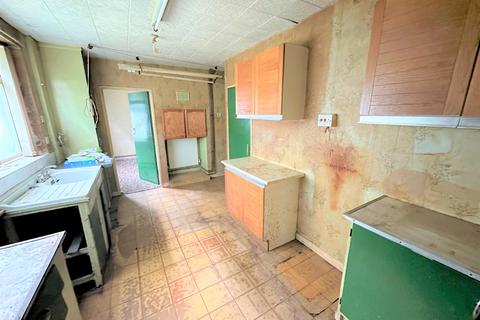 43 Meadowgate Road, Salford, M6 8DG