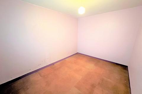 43 Meadowgate Road, Salford, M6 8DG