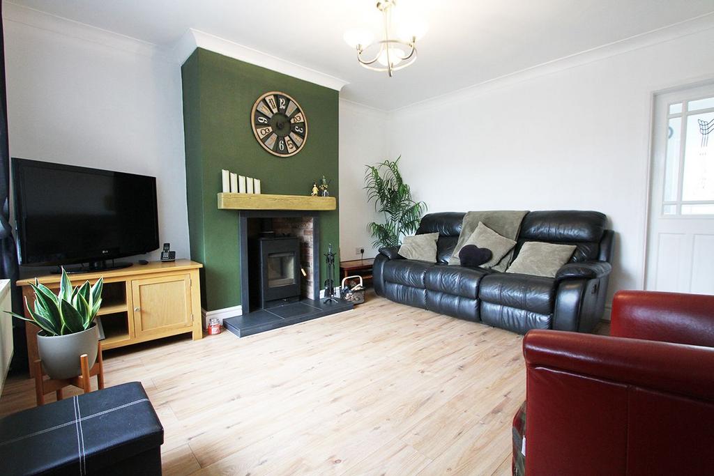 Redland Court, Bamfurlong, Wigan, WN2 5LD 2 bed end of terrace house